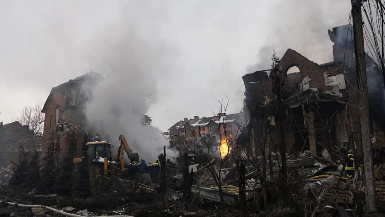 Missiles Over Kyiv, Talks in Geneva  Can the Russia Ukraine War Turn a Corner?